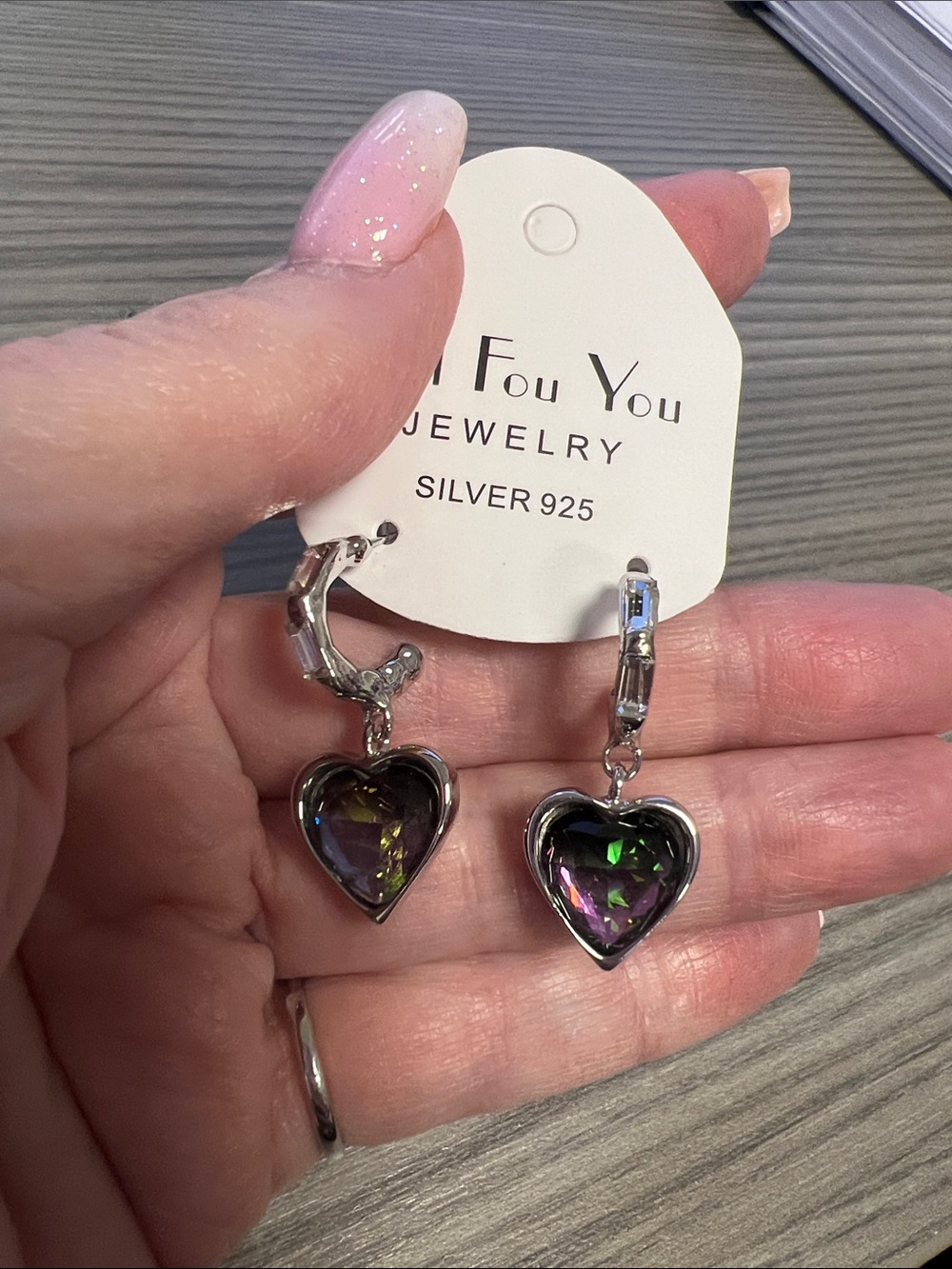 Silver Heart Drop Earrings in Iridescent Green-Purple (925 posts)